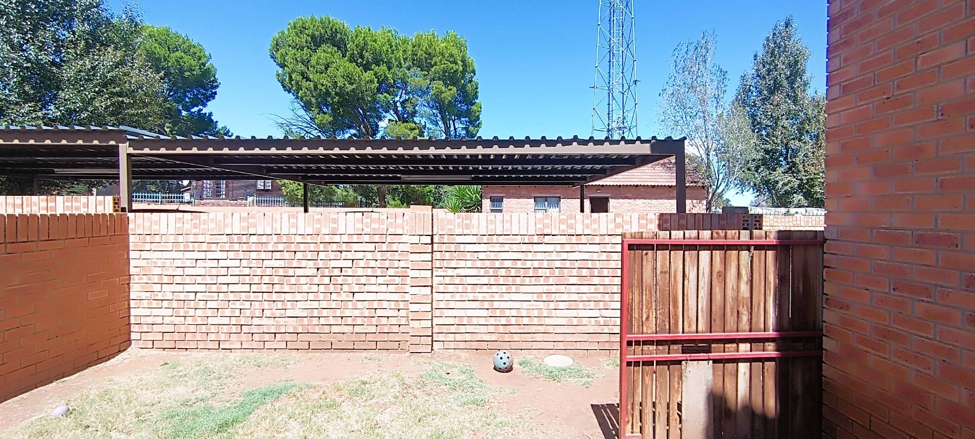 2 Bedroom Property for Sale in Langenhovenpark Free State